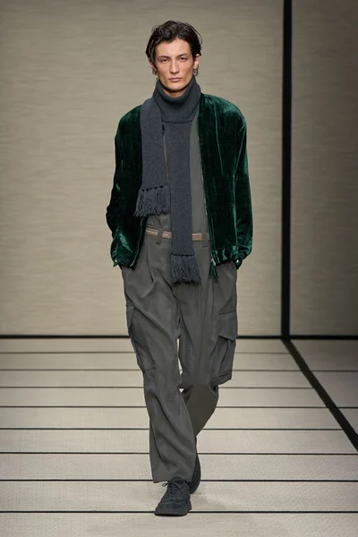 Look 8